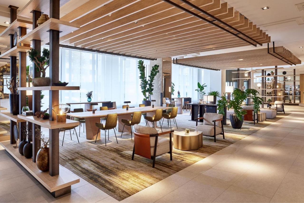 The Westin Grand Frankfurt Hotel Frankfurt am Main Kültér fotó The lounge at the airport