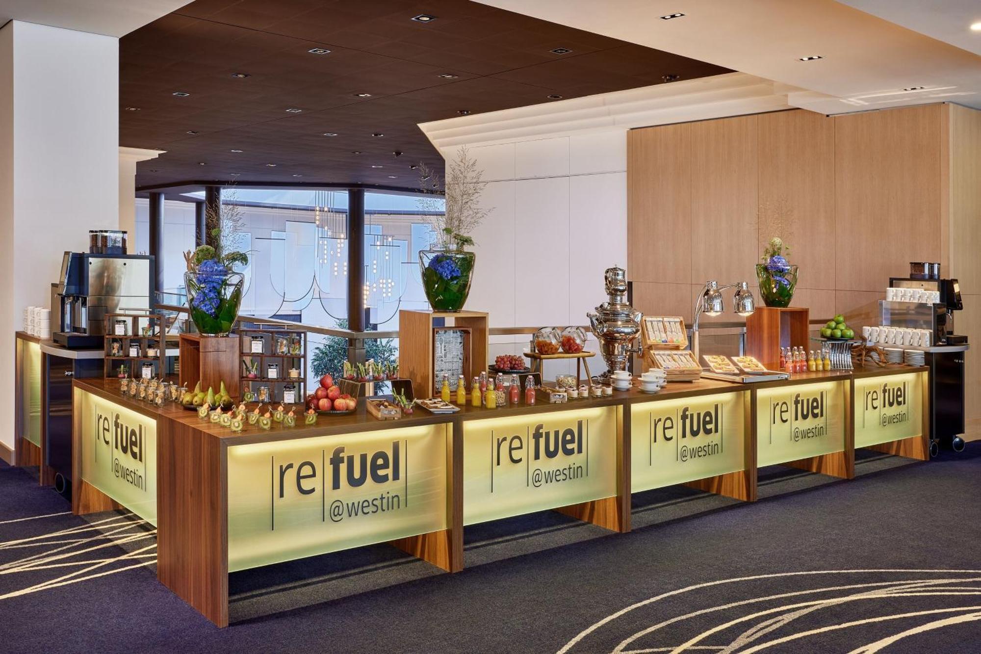 The Westin Grand Frankfurt Hotel Frankfurt am Main Kültér fotó A typical buffet