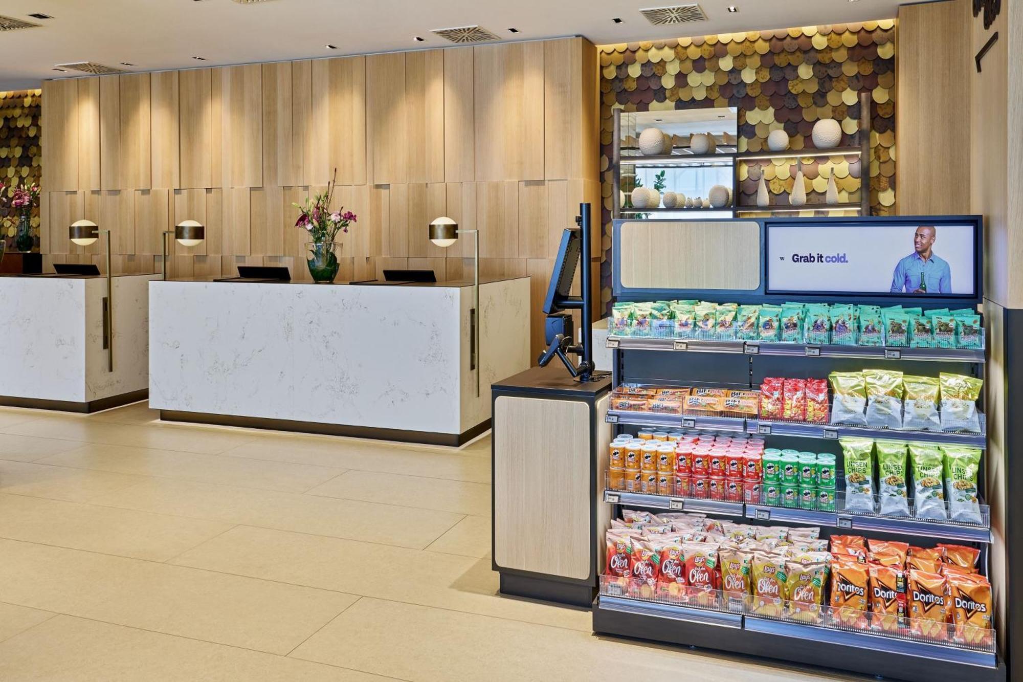 The Westin Grand Frankfurt Hotel Frankfurt am Main Kültér fotó The new design of the airport's shops