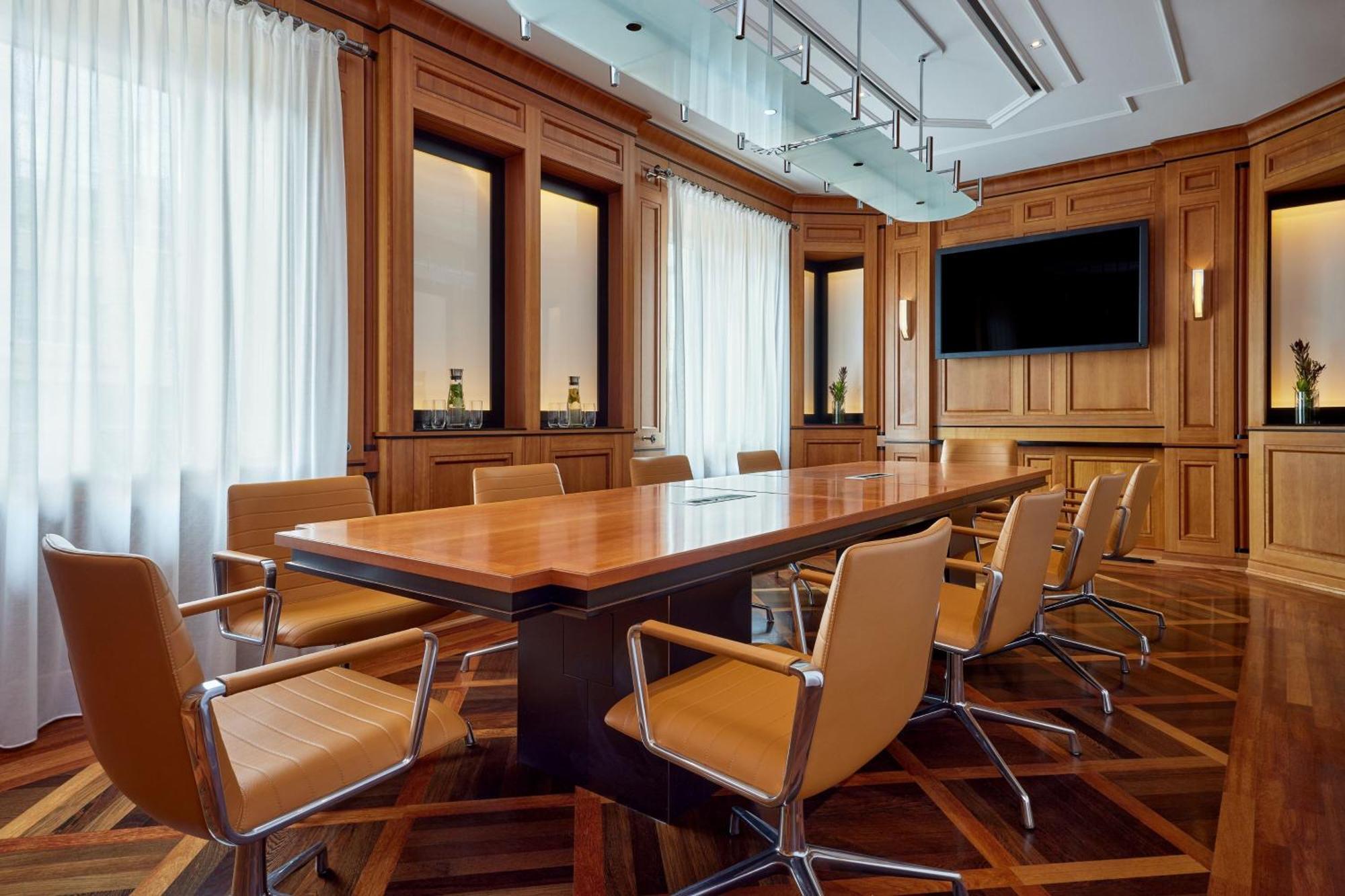 The Westin Grand Frankfurt Hotel Frankfurt am Main Kültér fotó The boardroom of the National Bank of Ukraine